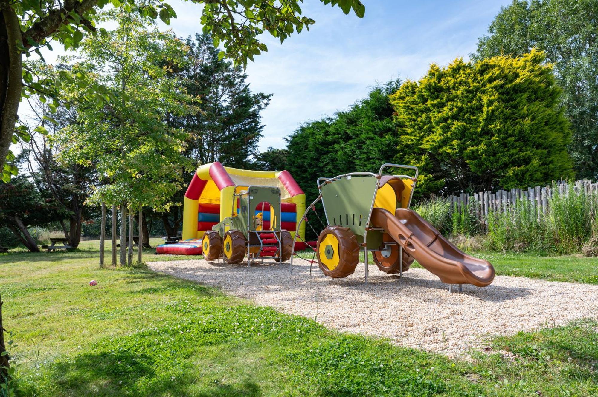 Camping Rcn La Ferme Du Latois Coex Bagian luar foto