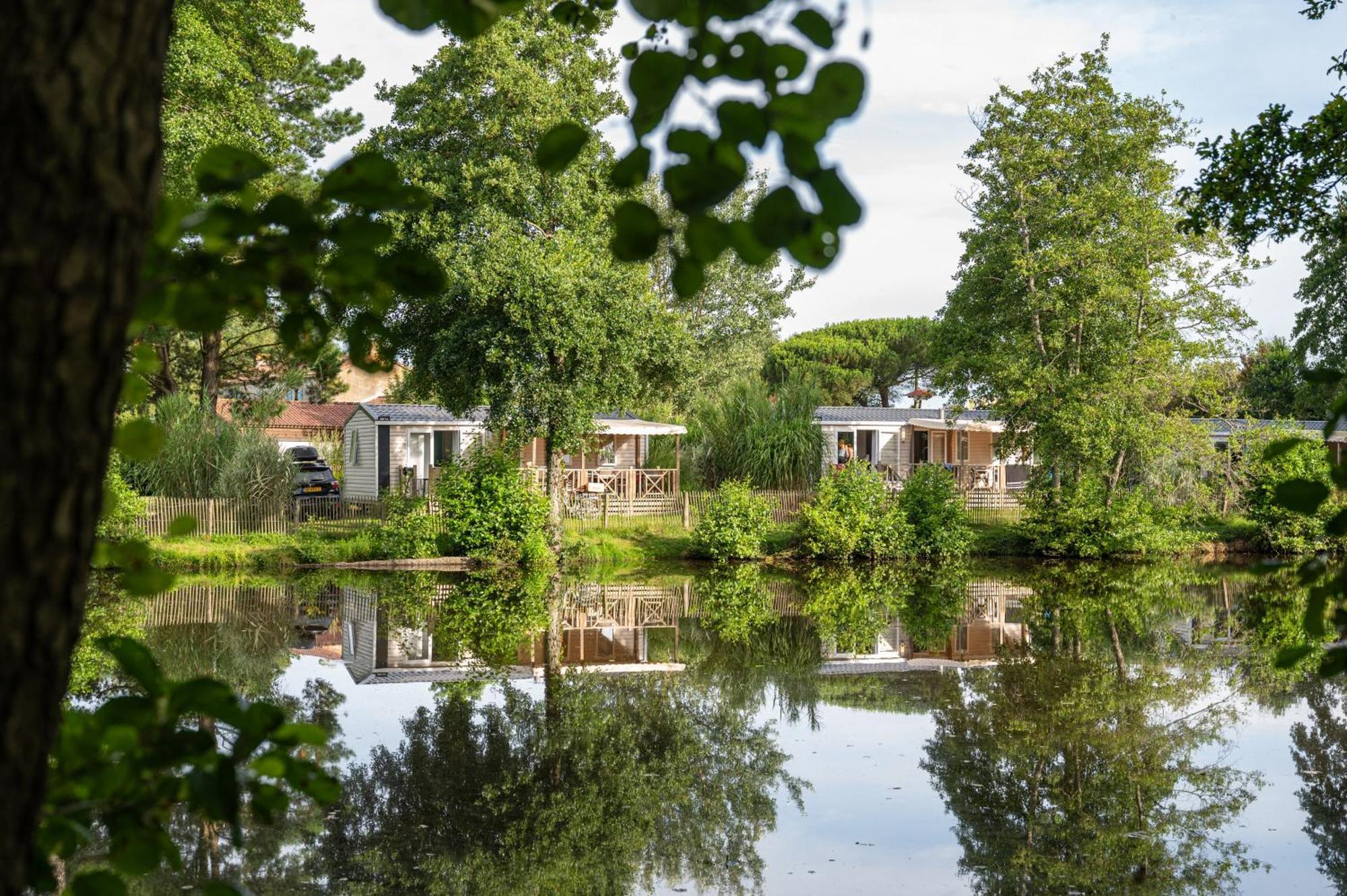 Camping Rcn La Ferme Du Latois Coex Bagian luar foto